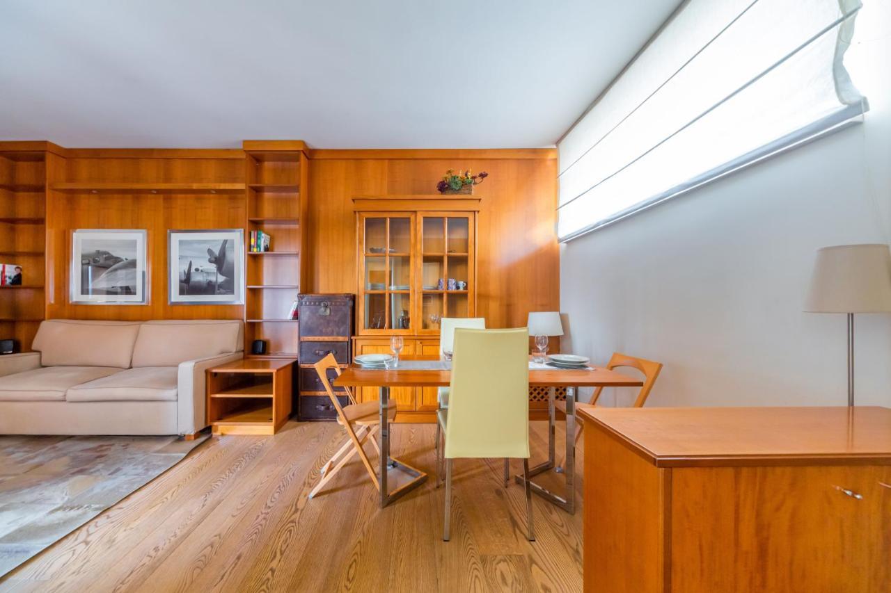 Cozy Apt - Corso Vercelli & Conciliazione M1 มิลาน ภายนอก รูปภาพ