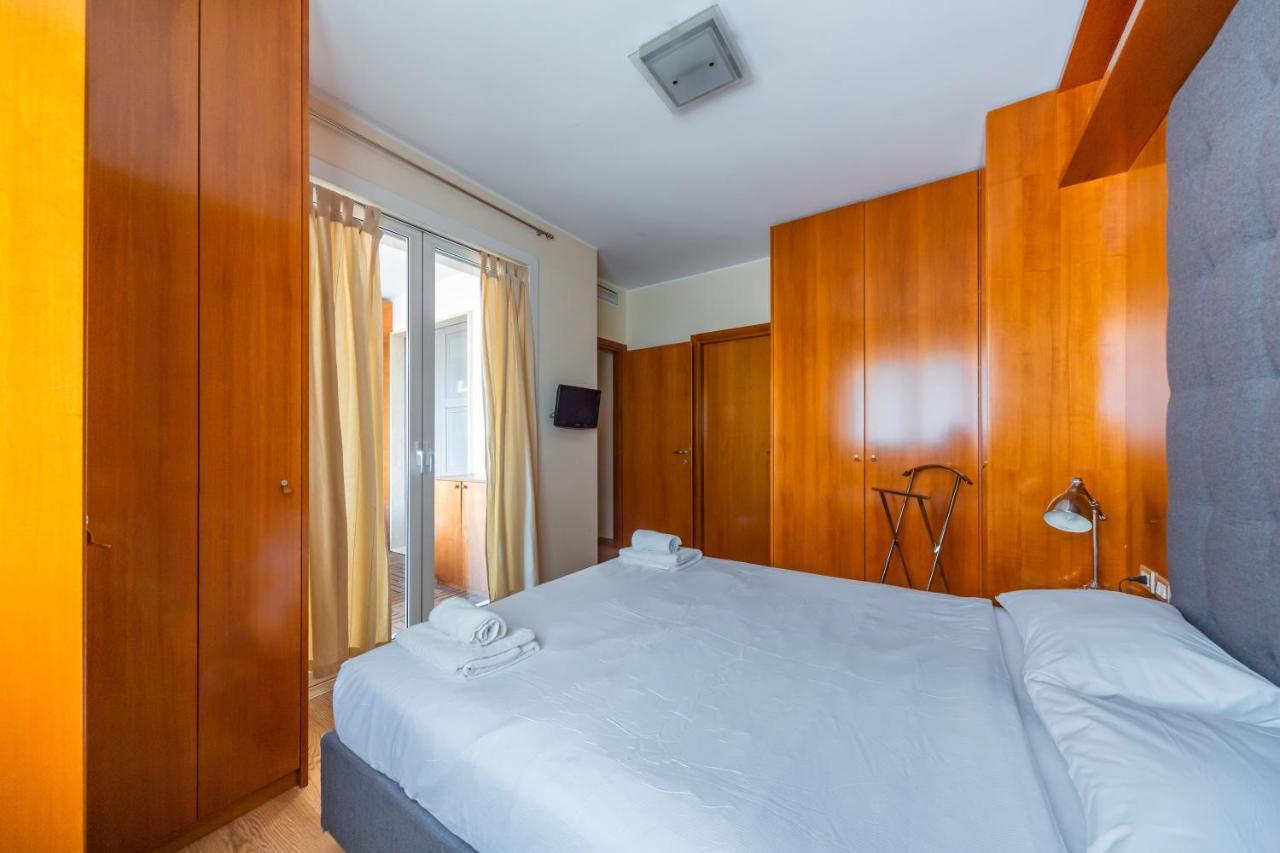 Cozy Apt - Corso Vercelli & Conciliazione M1 มิลาน ภายนอก รูปภาพ